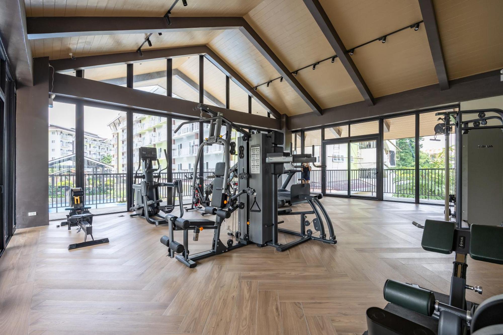 732 Express Condotel, 3 Minutes To Airport, With Gym & Pool Fast Wi-Fi, Free Netflix Lapu-Lapu City Exteriér fotografie